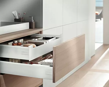  PROWADNICA TBX  KPL ANTARO BIAŁY WYSOKI 500 BLUM