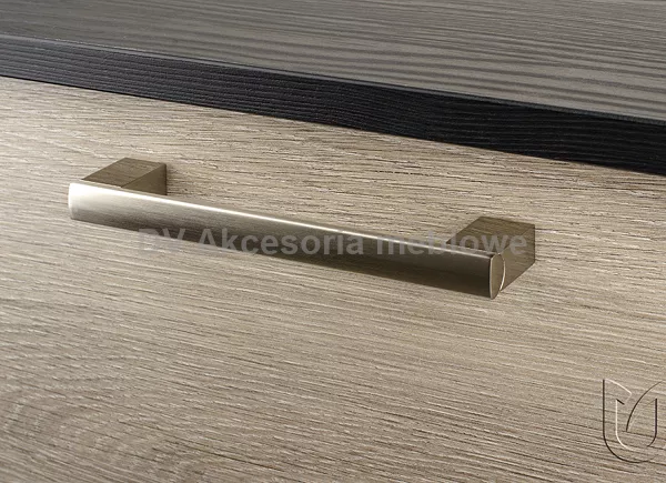 UCHWYT PORTA  .192 nikiel szlifowany + wkręty