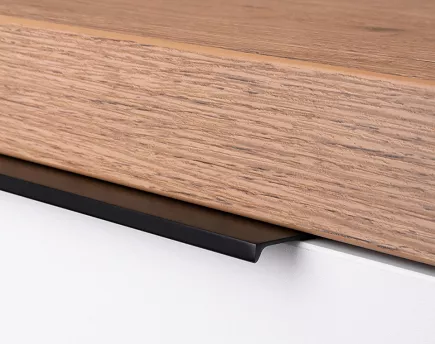 UCHWYT LUCATA CZARNY mat 032/052