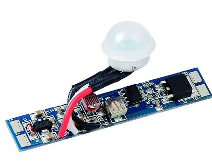 LED wyłącznik StrongLumio do profilu 12--24V 8A  *